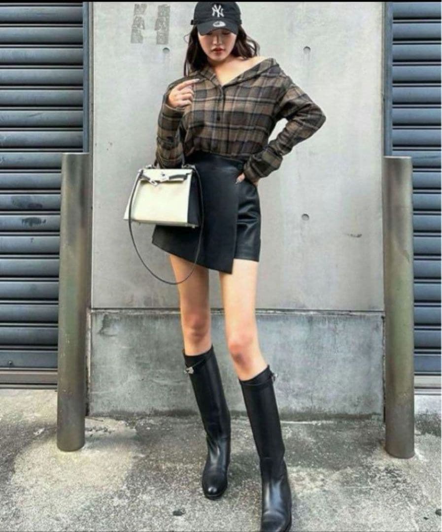 シェリエleather like wrap culottes