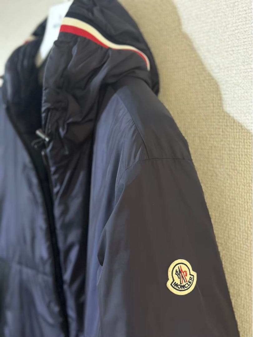 美品　MONCLER ネイビー ダウンジャケット フード付き