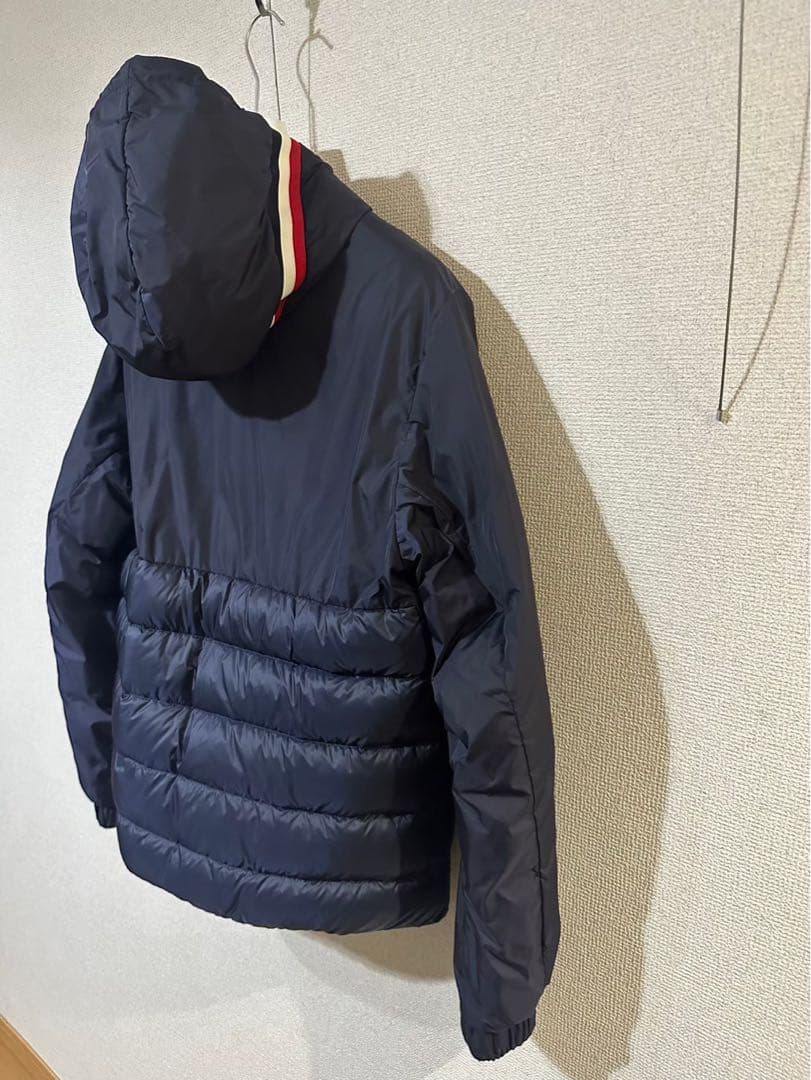 美品　MONCLER ネイビー ダウンジャケット フード付き