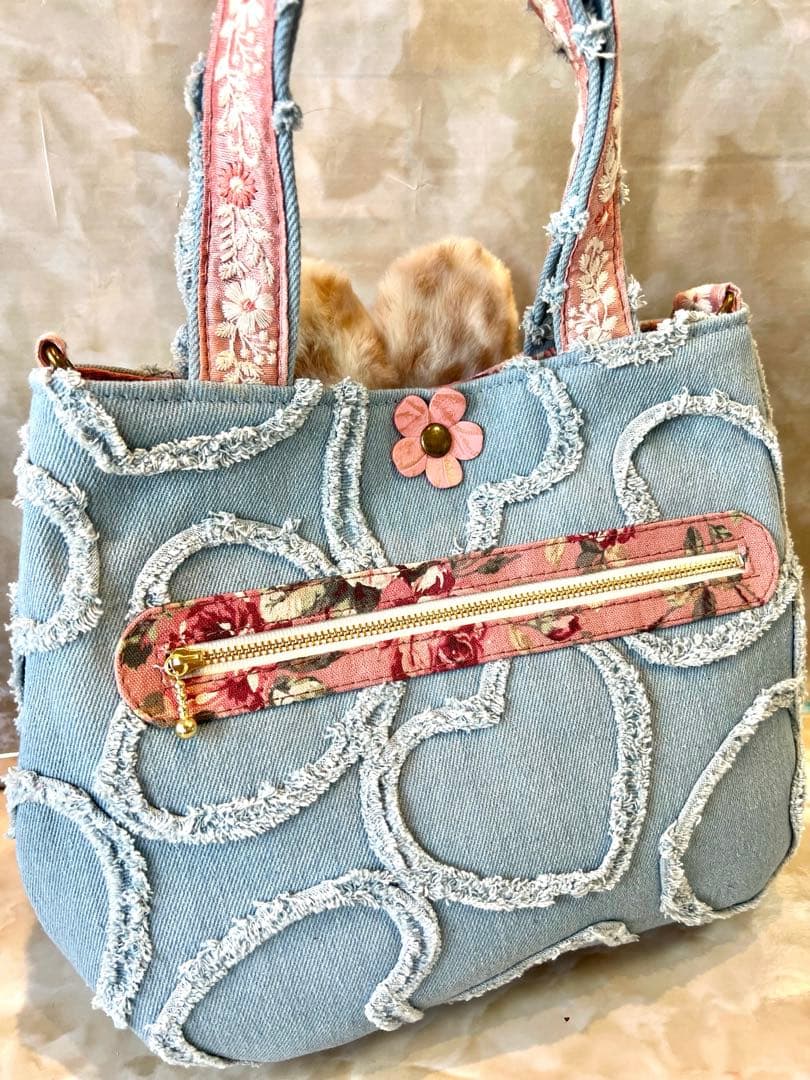 コヤンイサムチョン　ぽってり可愛い　ハートフリンジとフリルのデニムバッグ