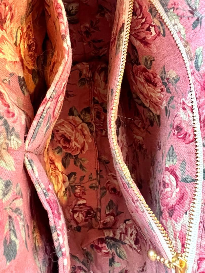 コヤンイサムチョン　ぽってり可愛い　ハートフリンジとフリルのデニムバッグ