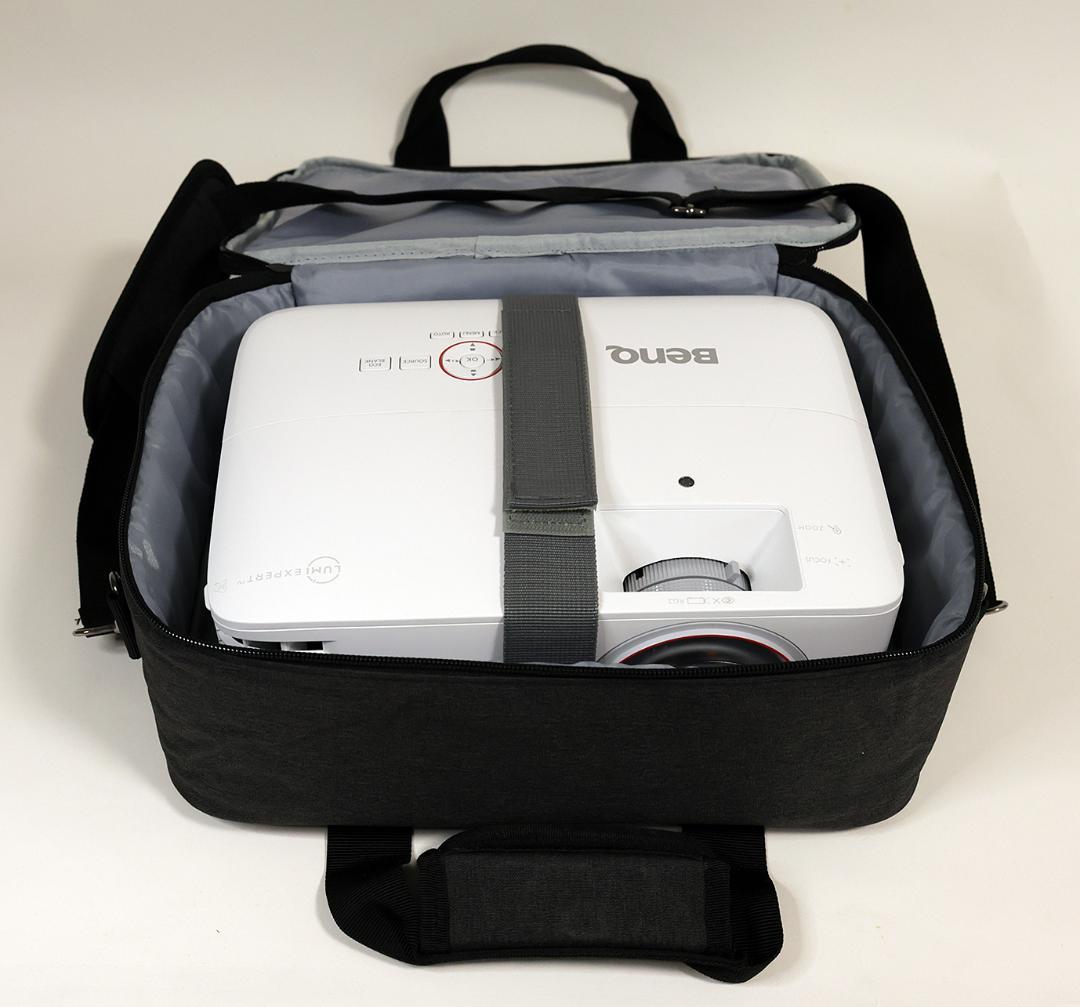 BenQ プロジェクター　TH671ST