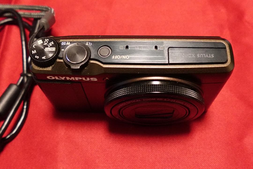 美品！OLYMPUS STYLUS XZ-10 コンパクトデジタルカメラ