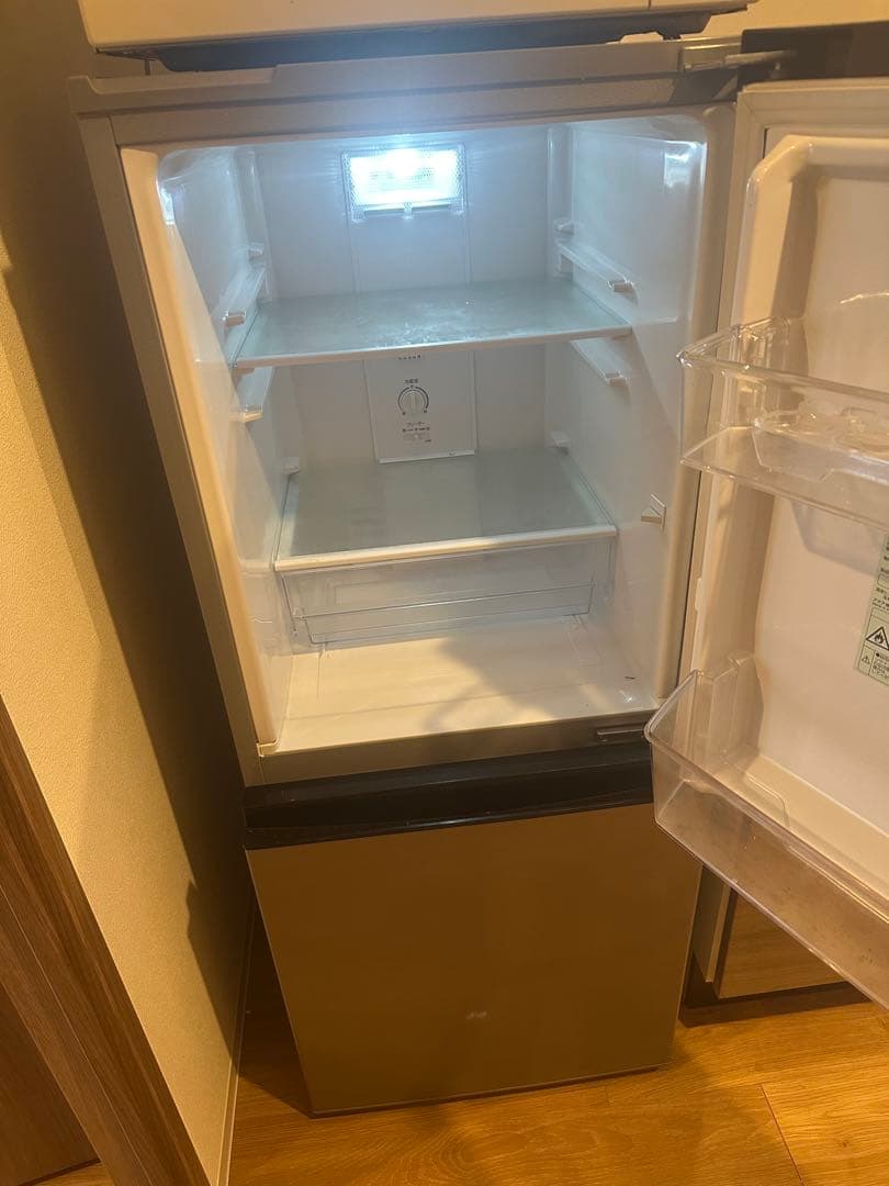 一人暮らし・同棲必見！◆AQUA 冷蔵庫 126L ブラッシュシルバー