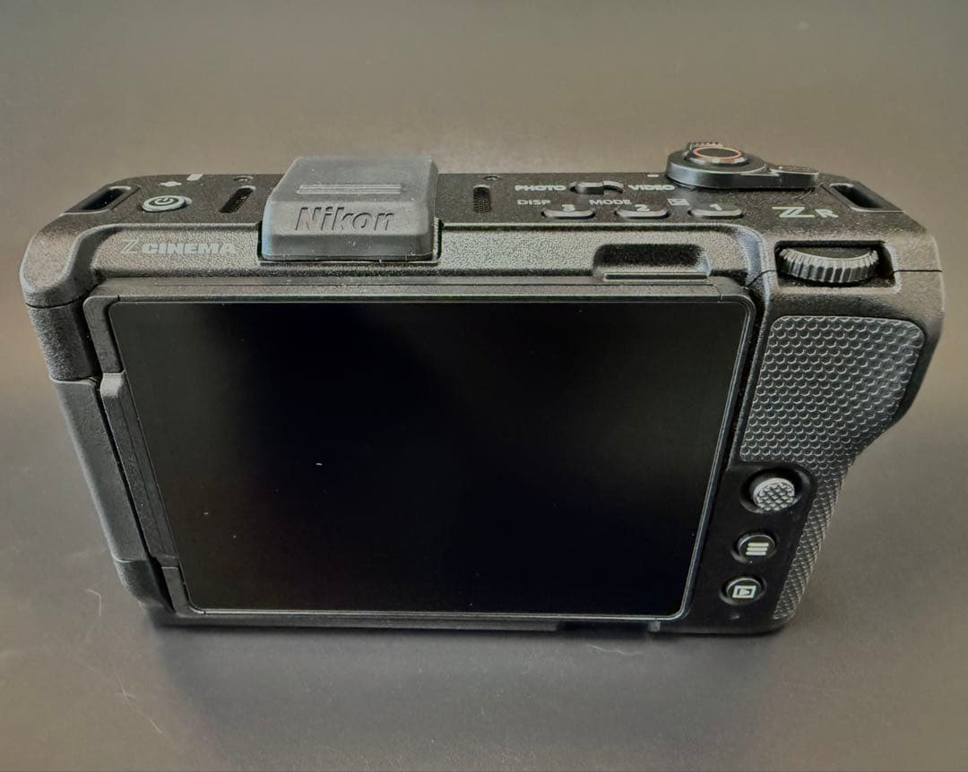 ◇新品同様◇Nikon ZR 本体 おまけ有り