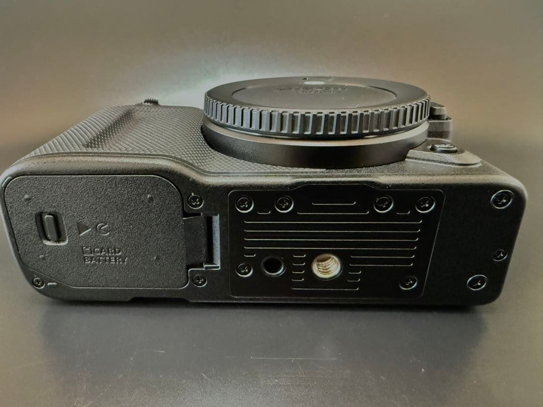 ◇新品同様◇Nikon ZR 本体 おまけ有り