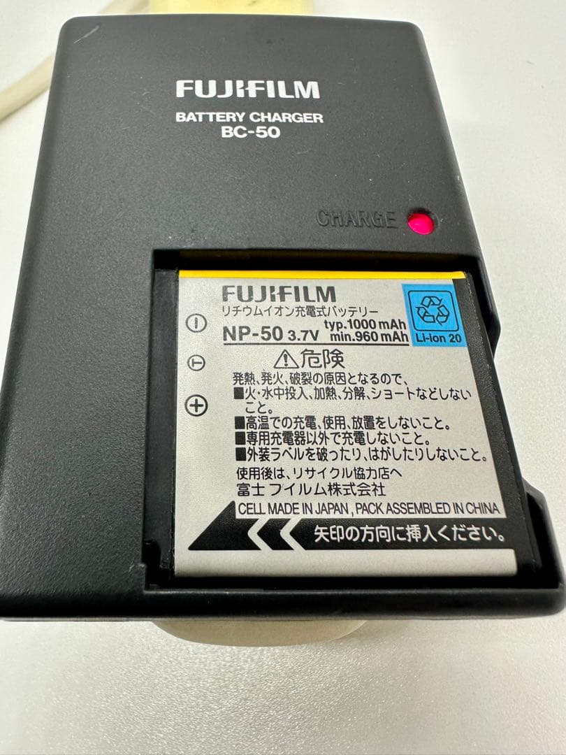 Fujifilm FinePix F100fd コンパクトデジタルカメラ