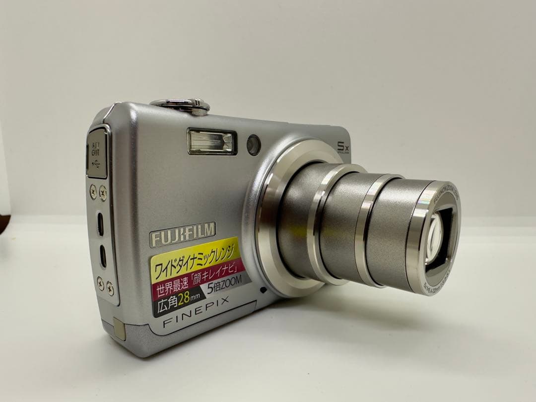 Fujifilm FinePix F100fd コンパクトデジタルカメラ