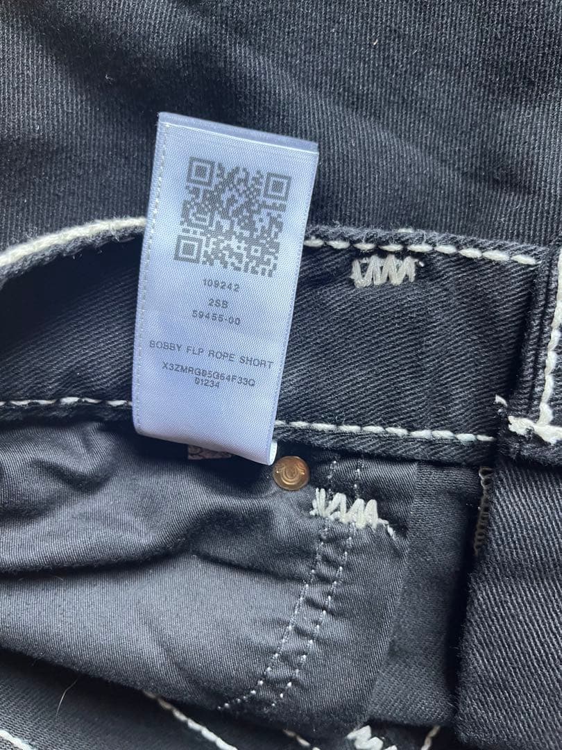 True Religion 黒 ショートパンツ