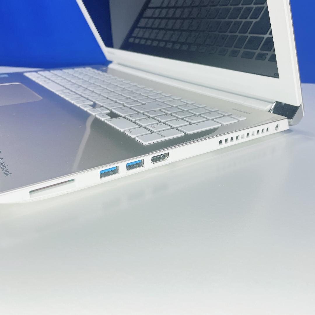 Corei7✨Windows11✨爆速SSD✨ゴールド✨東芝ノートPC薄型カメラ