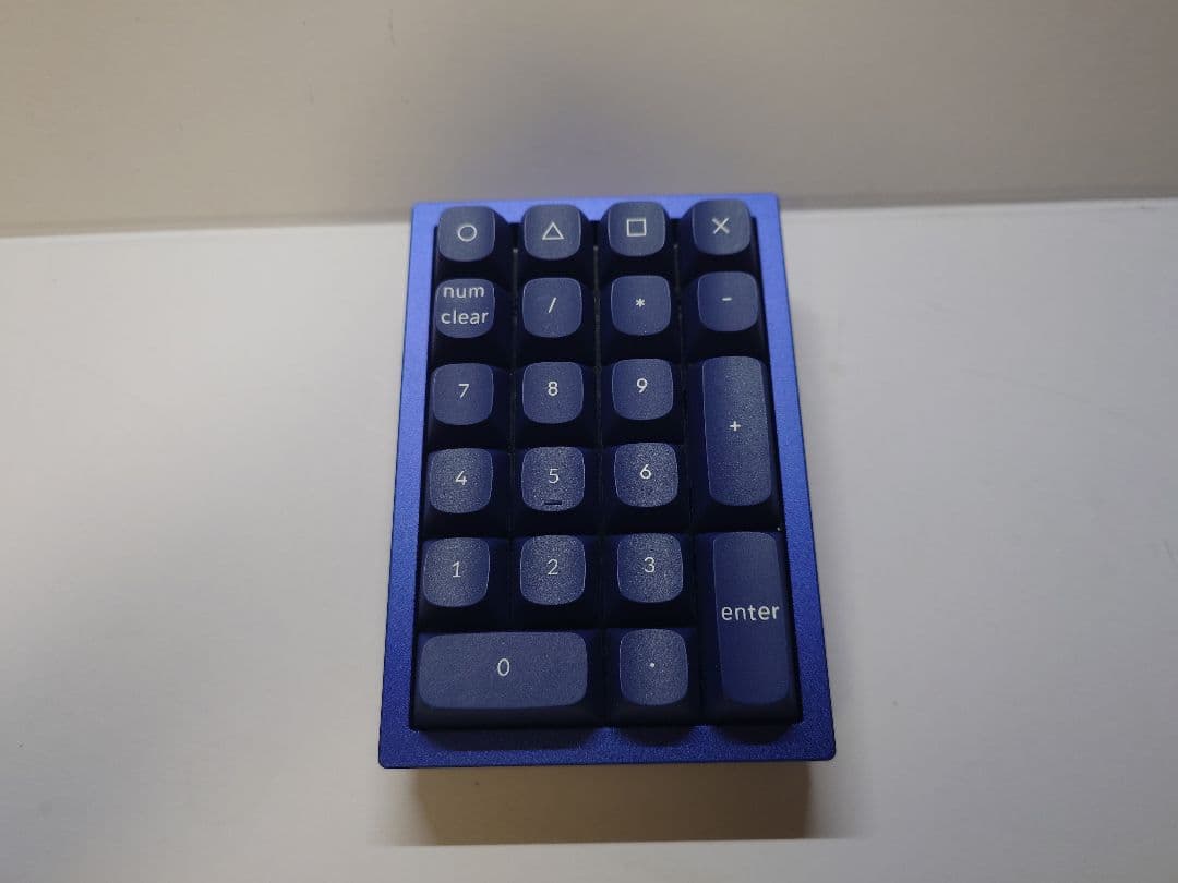 keychron Q0 テンキー　有線　赤軸　箱付き　メルカリ最安