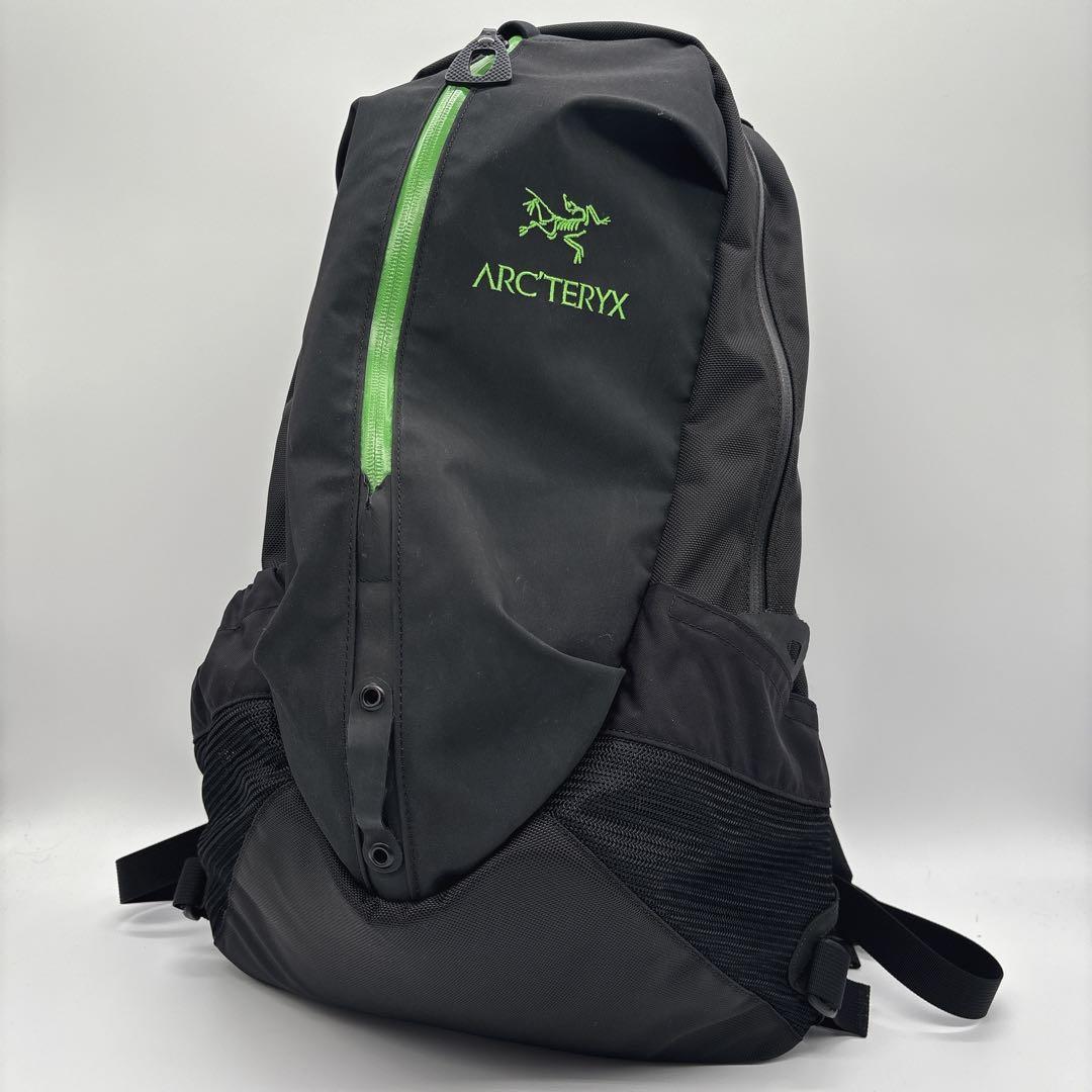 人気✴︎アークテリクス アロー 22 グリーン カナダ限定 廃盤　バックパック