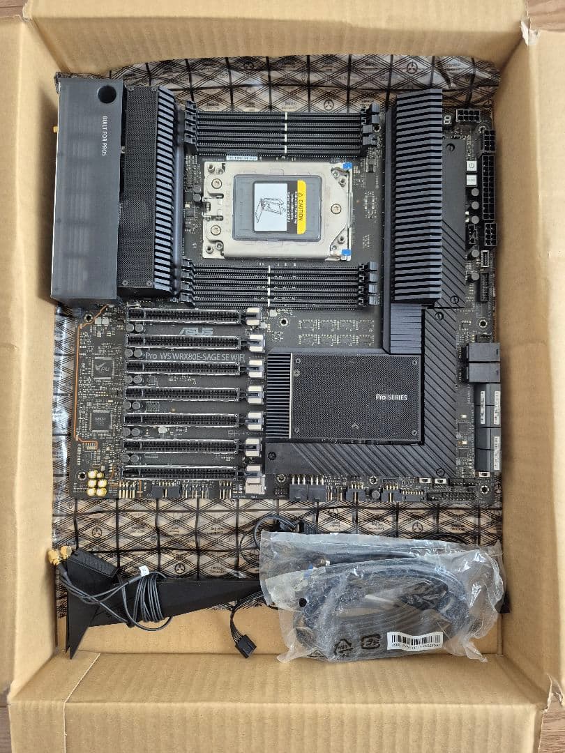 Pro WS WRX80E-SAGE SE WIFI 本体