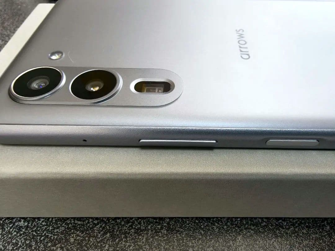 FCNT arrows We2 Plus M06 スレートグレイ 新品