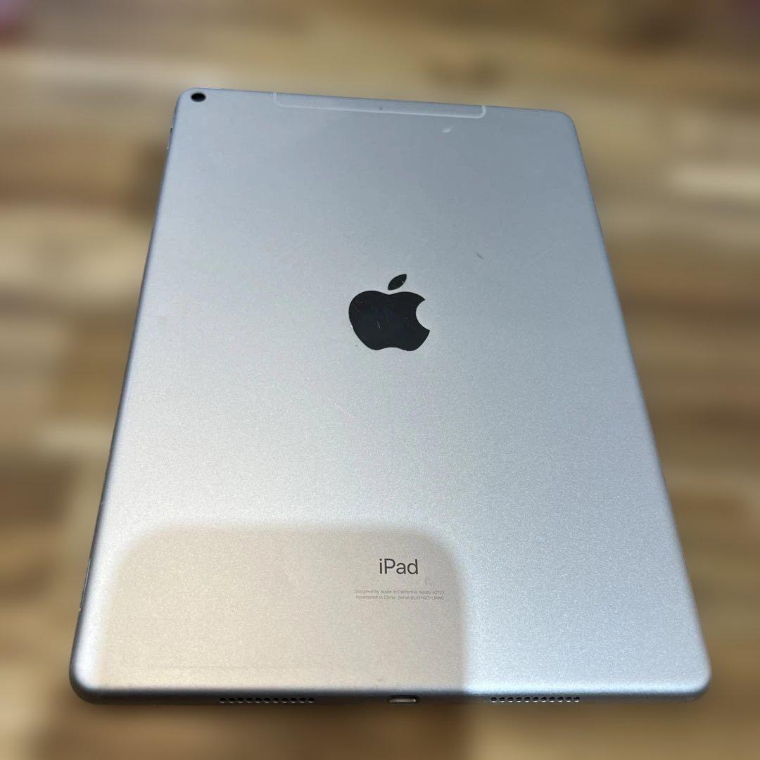 K1528 SIMフリー　iPad Air３　64GB