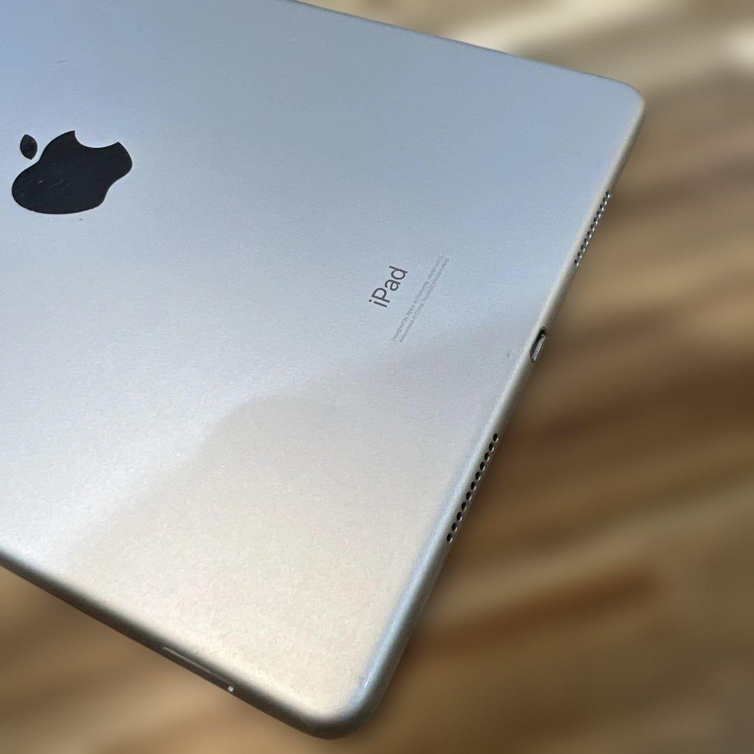 K1528 SIMフリー　iPad Air３　64GB