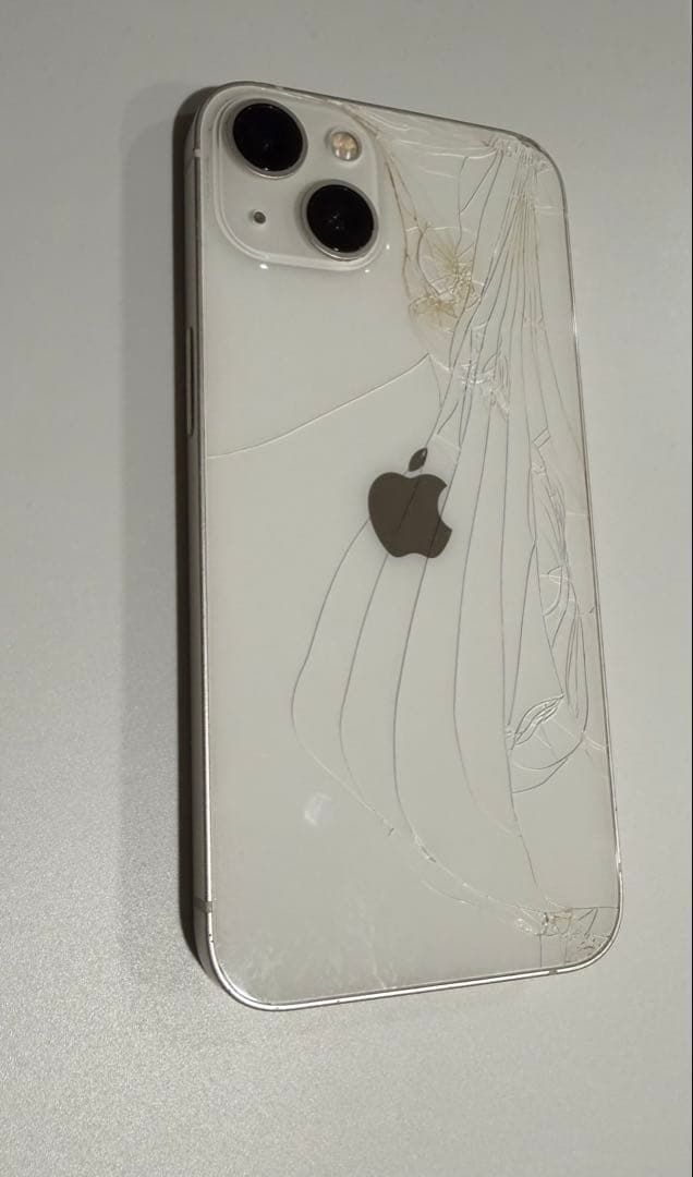 2/2限定セール中　iPhone13 128GB ホワイト　　充電コード付