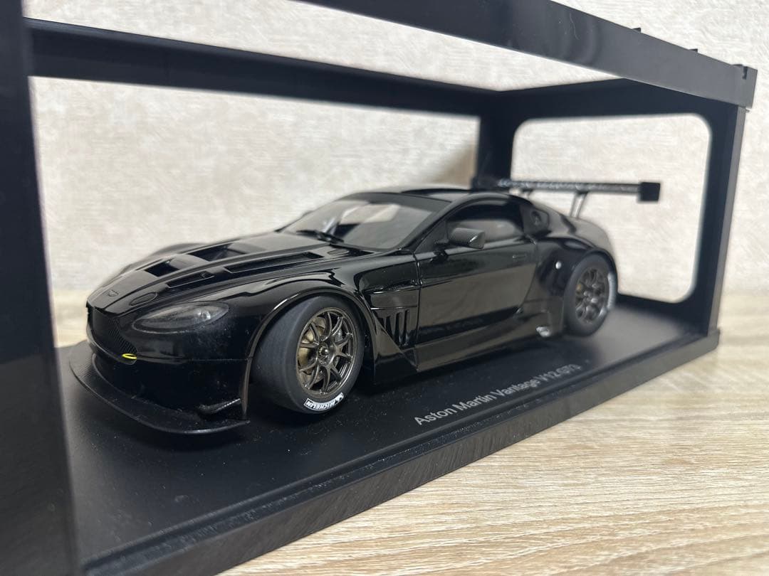 1/18 Aston Martin Vantage 2013 （BLACK）