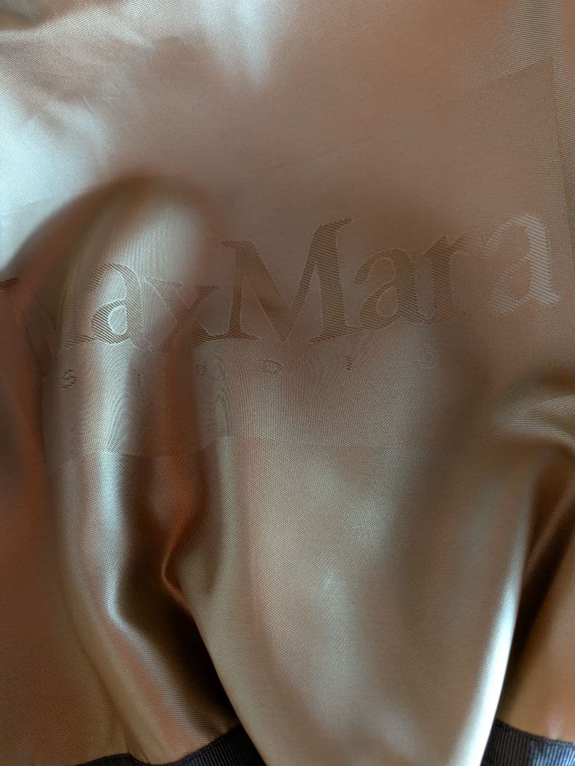 マックスマーラ ヴァージンウール コート女優襟 42 新品同様