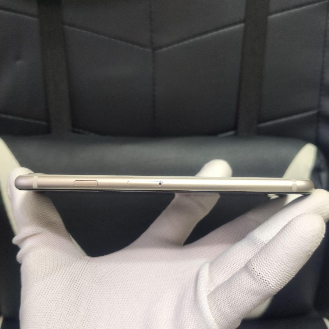 89 画面傷無 iPhone　se3 第3世代　64gb SIMフリー　白　ホワ