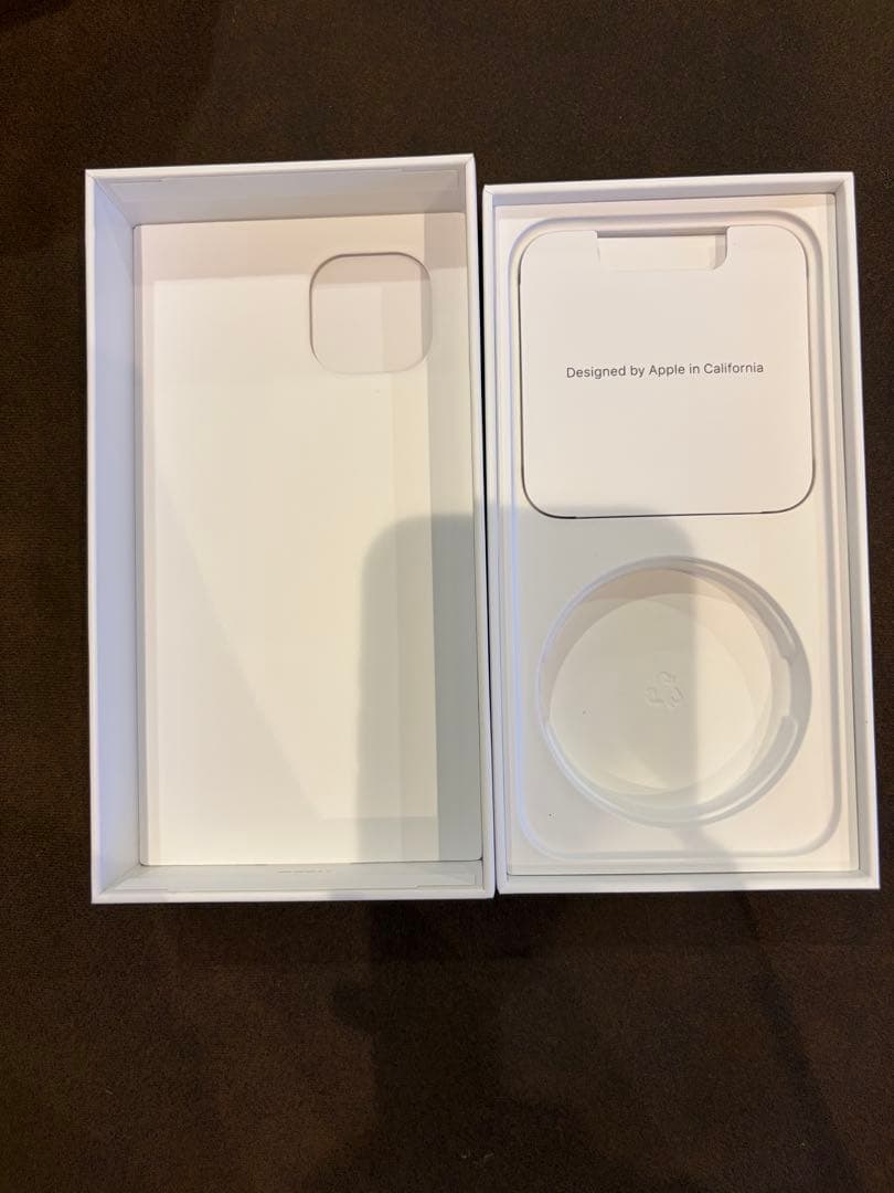 Apple iPhone 13 256GB ホワイト 本体 バッテリー82%