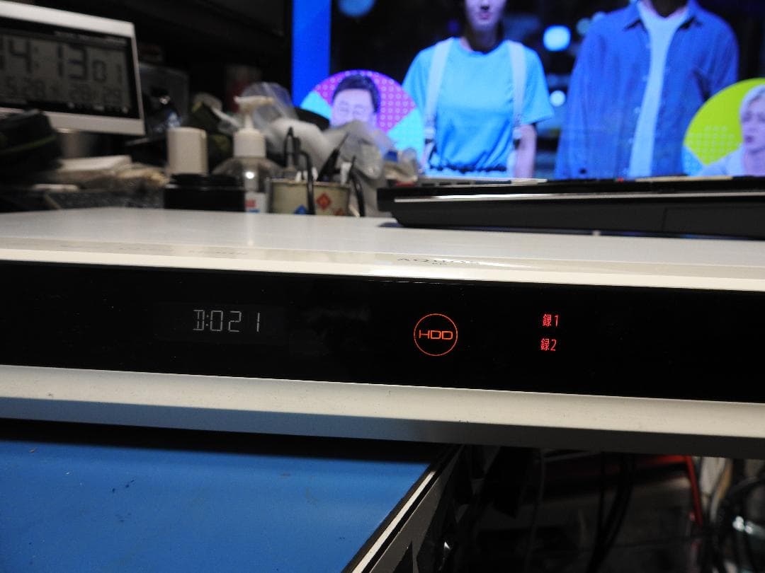 SHARP BD-W1800W ブルーレイレコーダー　2番組録画