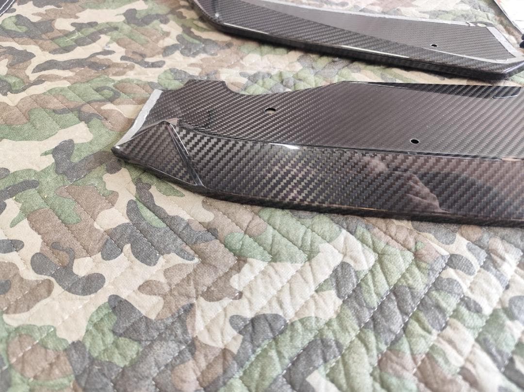 トヨタ GRヤリス（後期型）ドライカーボン製 フロントリップカバー3点セット