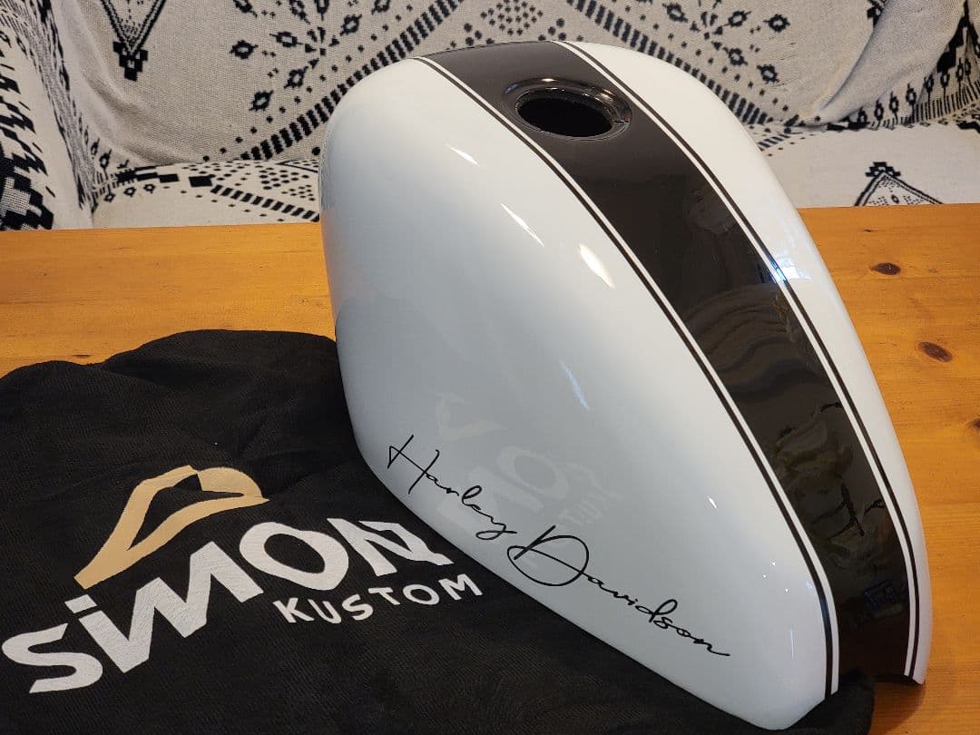 サイモンカスタム タンクカバー　ハーレースポーツスター XL1200Xなど