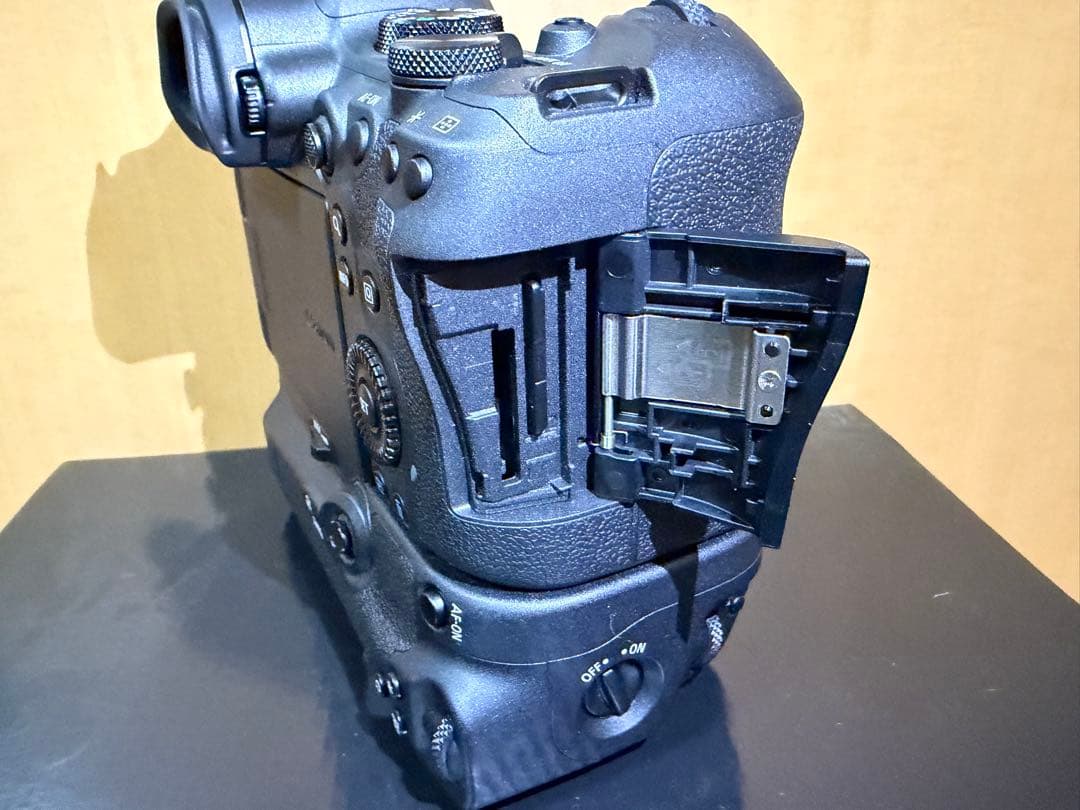 キヤノン EOS R6 Mark II ボディ + BG-R10