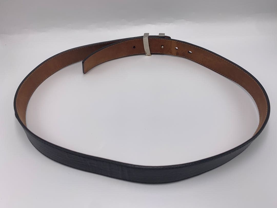 ルイヴィトン サンチュール LV　イニシャル　エピ レザー ブラック P55