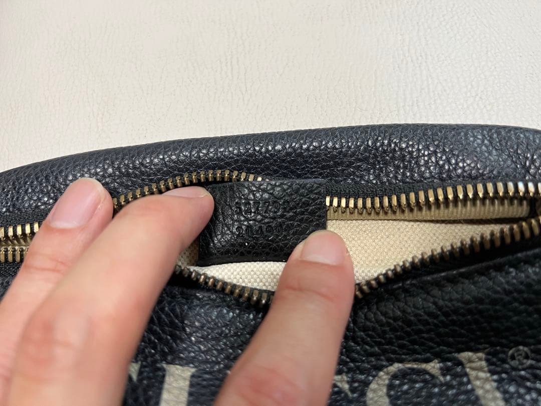 GUCCI ボディバッグ ネイビー レザー