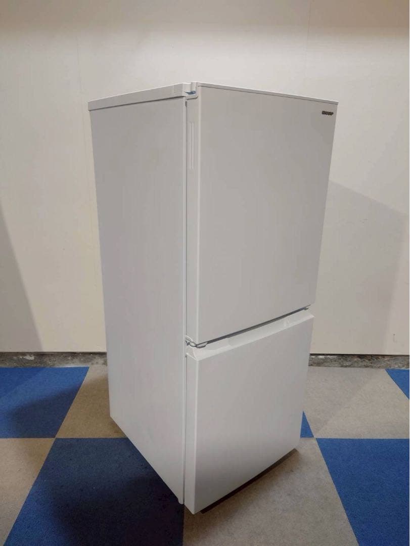 東京都23区(送料込)美品SHARP 2ドア冷蔵庫 23年製 (TPH4872)