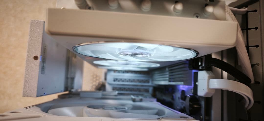 【中古品、おまけ付】powercolerRX7800XT SAKURA