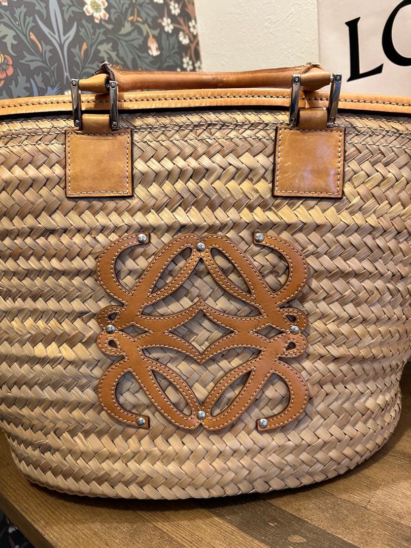 LOEWE ベージュ ストロートートバッグ