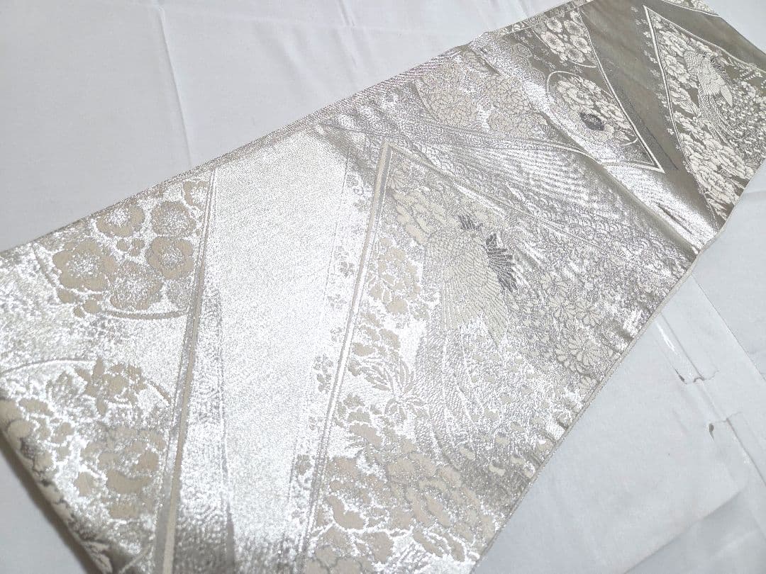 A◆着物くつろぎ 孔雀に花模様 プラチナ 銀糸 六通 正絹 フォーマルな袋帯