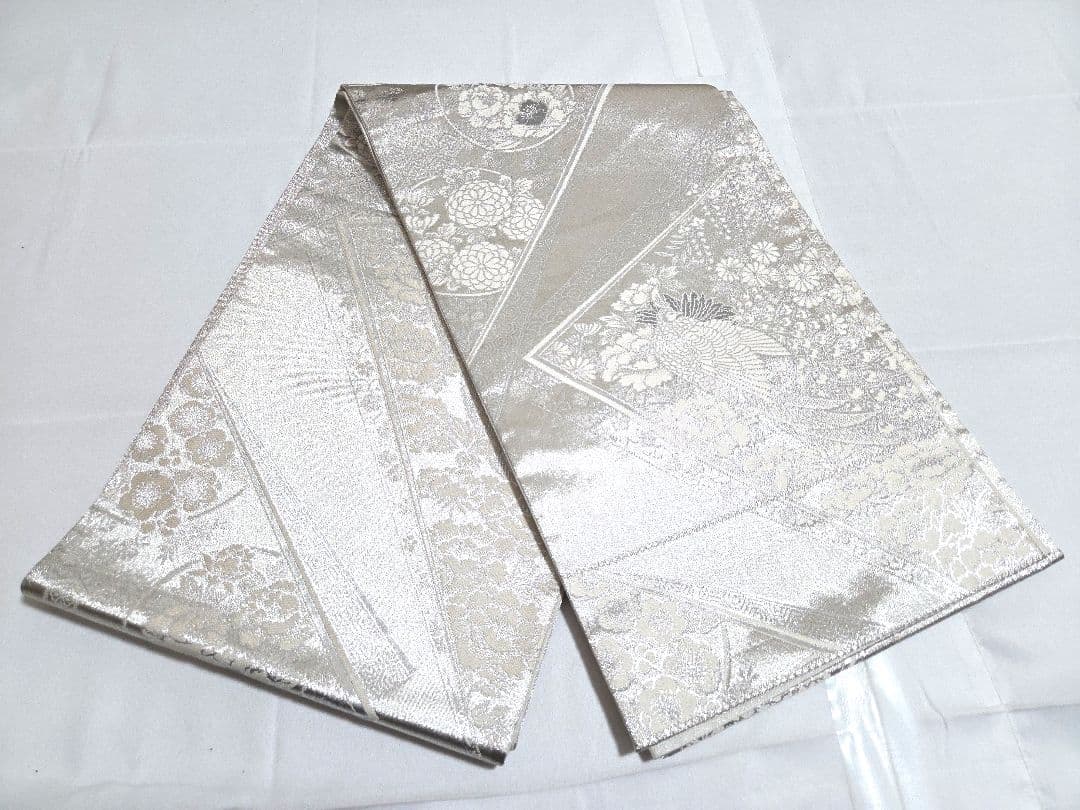 A◆着物くつろぎ 孔雀に花模様 プラチナ 銀糸 六通 正絹 フォーマルな袋帯