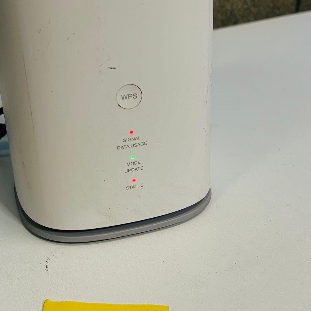 ZTE Speed Wi-Fi  5G L13 ホ黒のアダプター付き