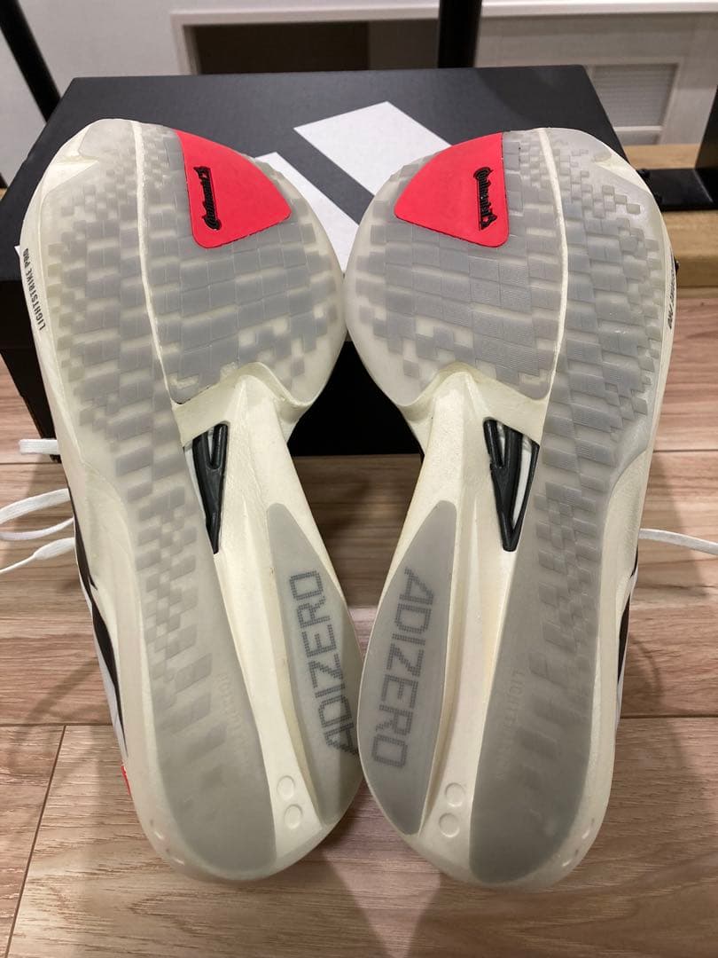 アディゼロ タクミセン11 27.0