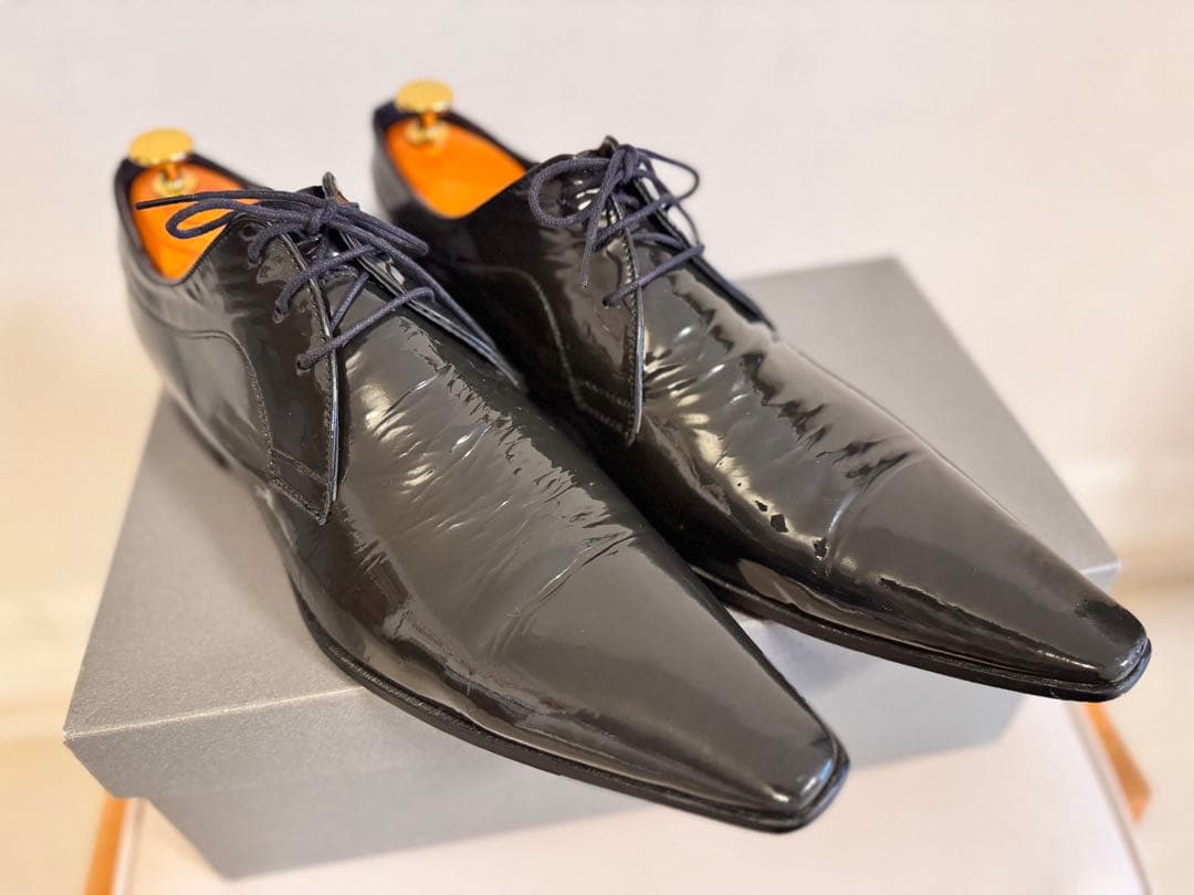 ★美品★フープディドゥ エナメル ポインテッドトゥ シューズ グレー 27センチ