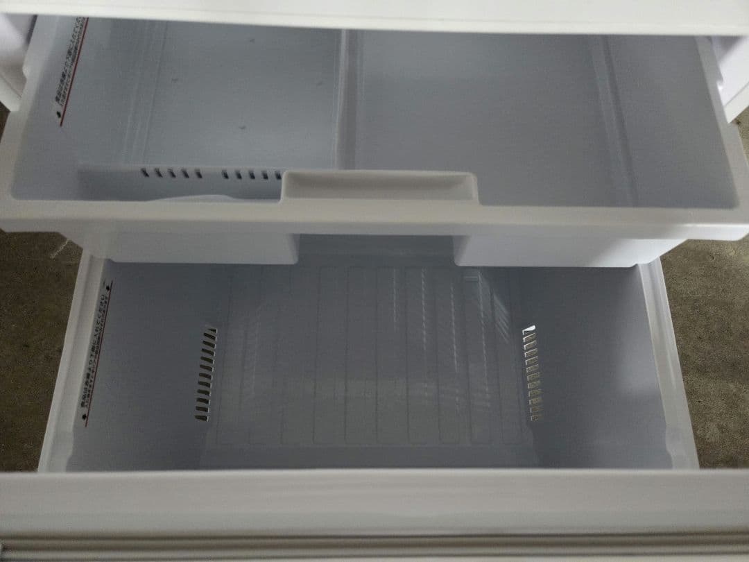 090905 三菱　ノンフロン冷凍冷蔵庫 MR-C33J-W