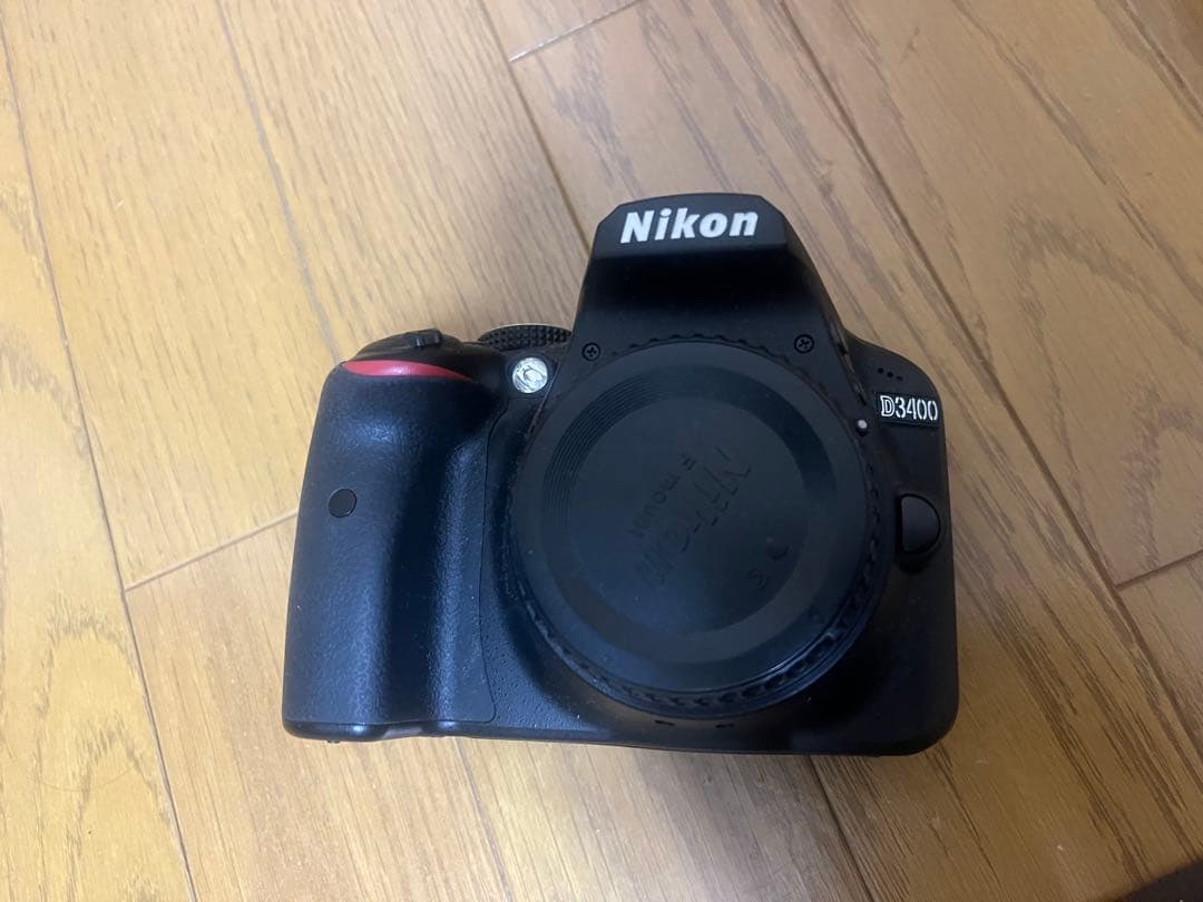 Nikon D3400 一眼レフカメラとバッテリーチャージャー