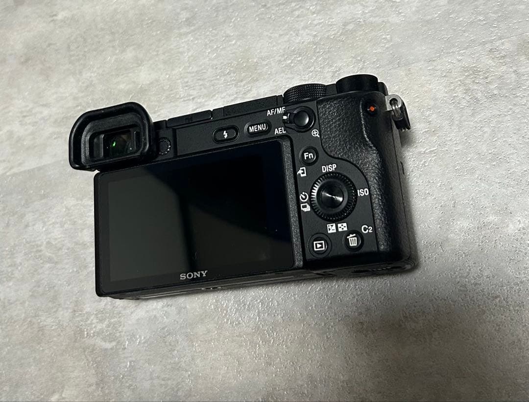 Sony α6400 本体+レンズ(SONY SEL1650PZ)