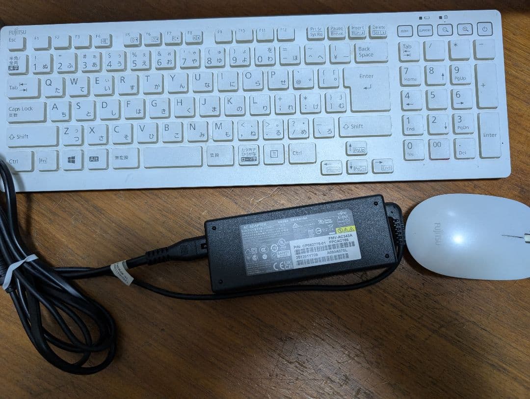 FMV ESPRIMO23.8液晶一体型PC Windows1124H2