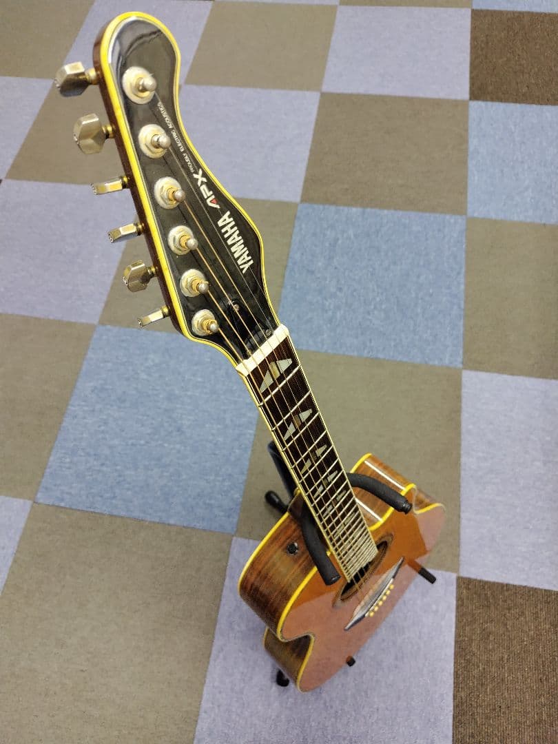 YAMAHA APX20TS アコースティック(エレアコ)ギター,ハードケース付