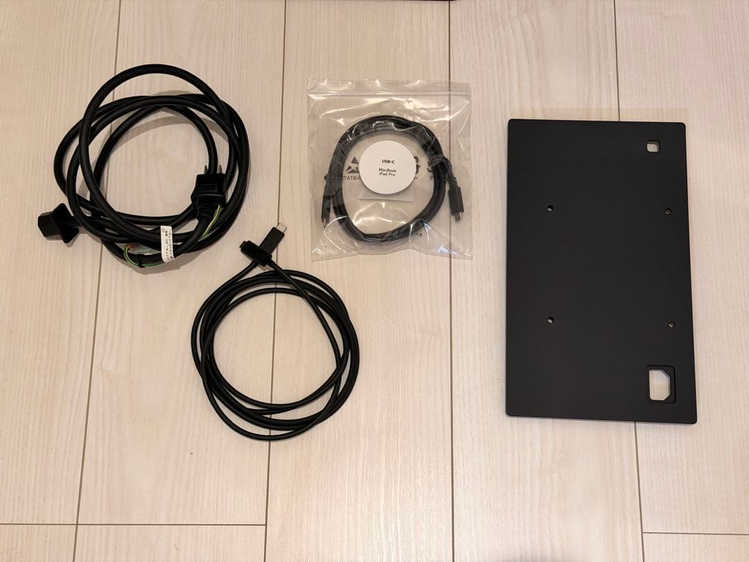 LG UltraFine 4K 23.7インチ ディスプレイ