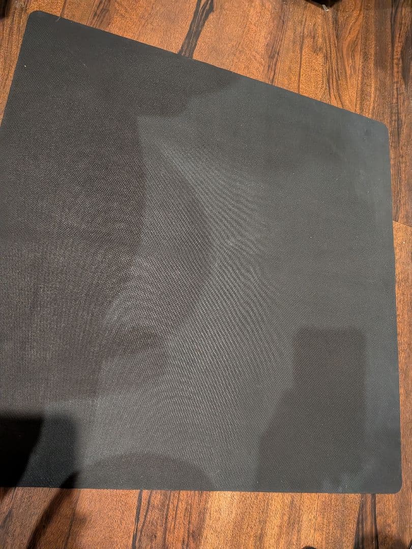 4 ポケモン 海外 フルサイズ プレイマット リザードン ルカリオ ニンフィア