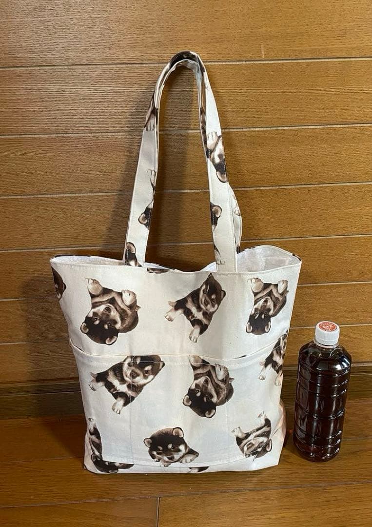 子犬の柄が可愛いハンドメイドトートバッグ