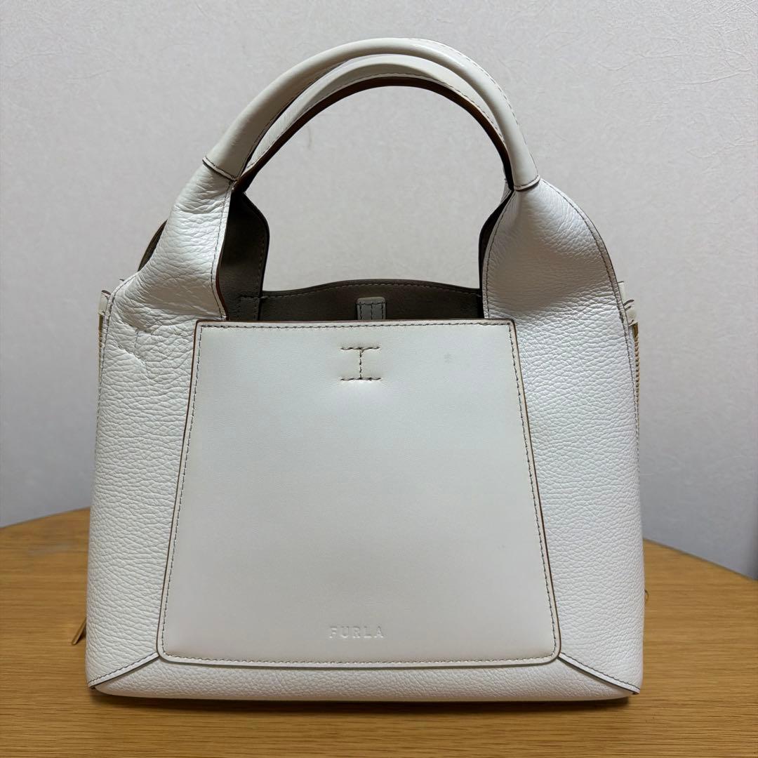 ト*ル様 FURLA GILDA M TOTE フルラ　トート　ジルダ　ショルダ