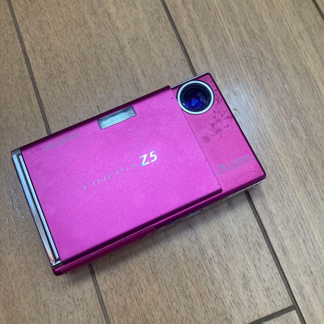 デジカメ　ファインピクス　z5 ラズベリーレッド