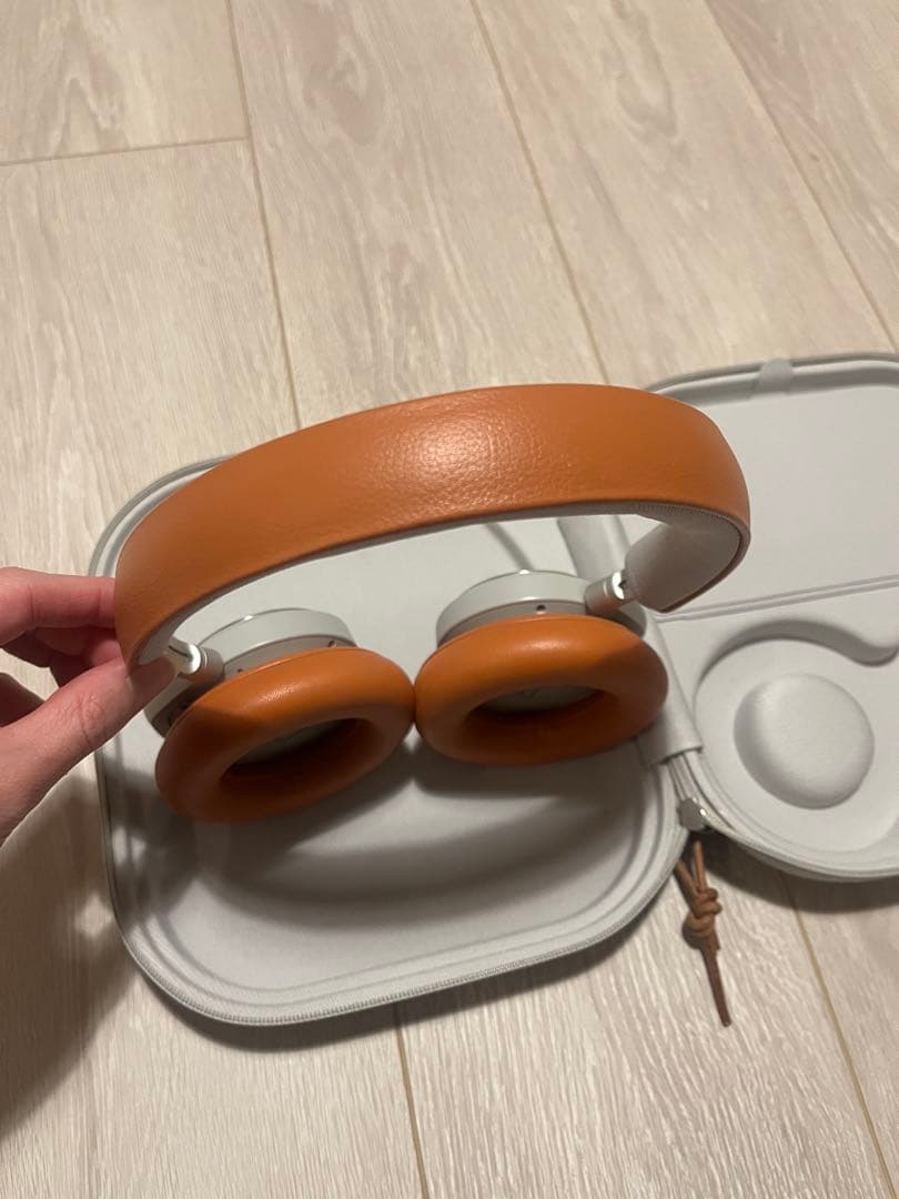 【未使用美品！】Bang & Olufsen ワイヤレスヘッドホン オレンジ